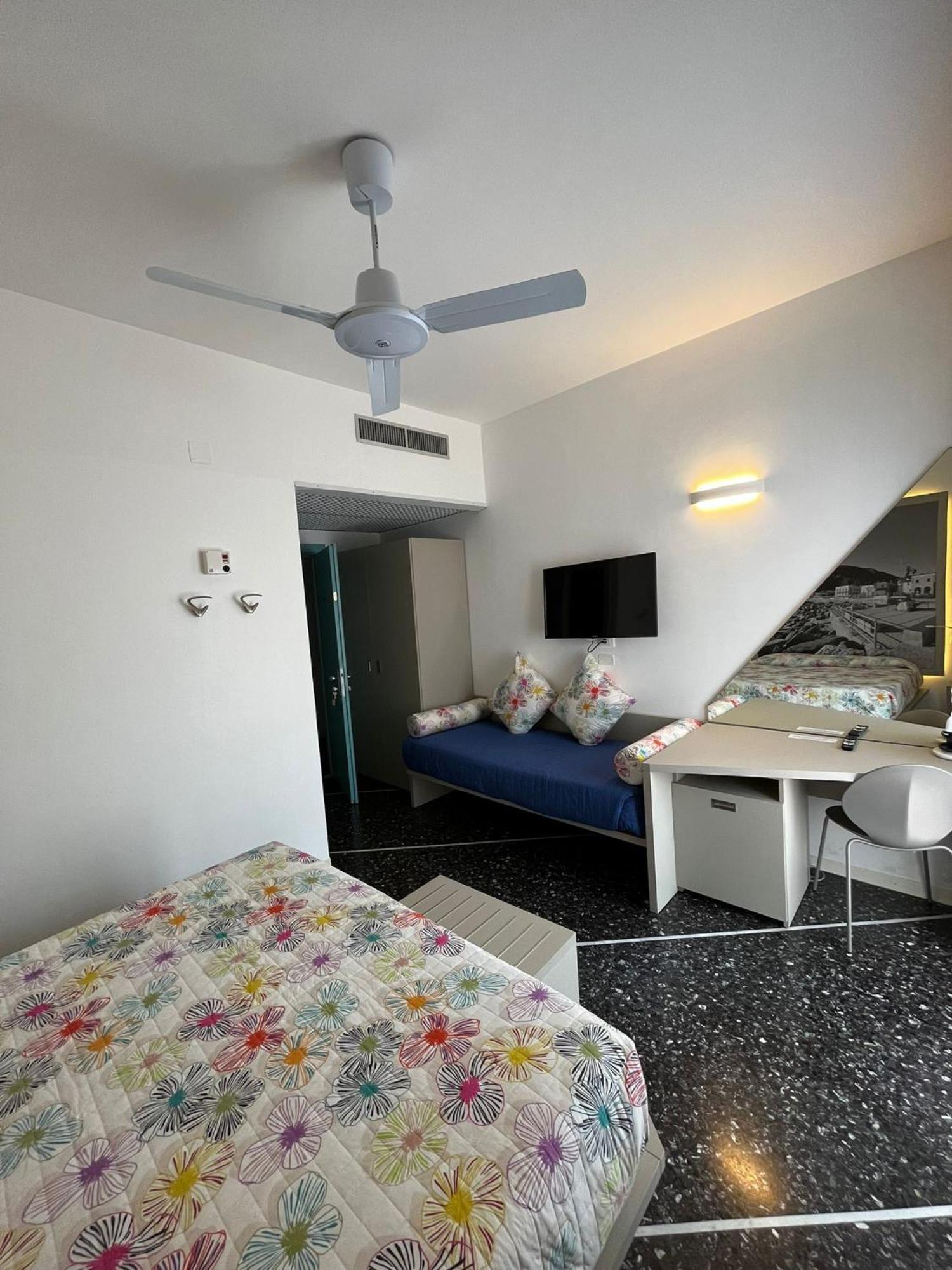 Hotel Al Capo Varigotti Esterno foto